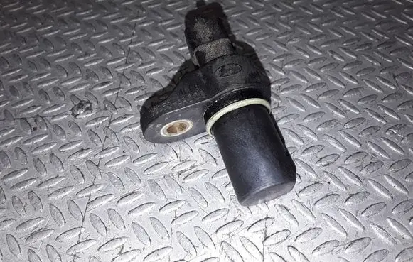 KIA Sorento Camshaft position sensor 393504A000