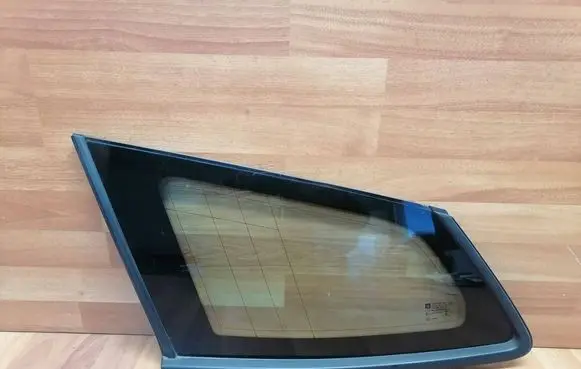 Rear side window