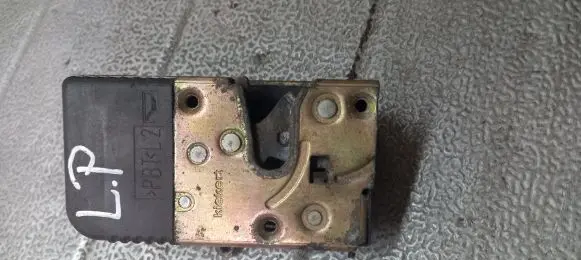 Peugeot 806 Front door lock