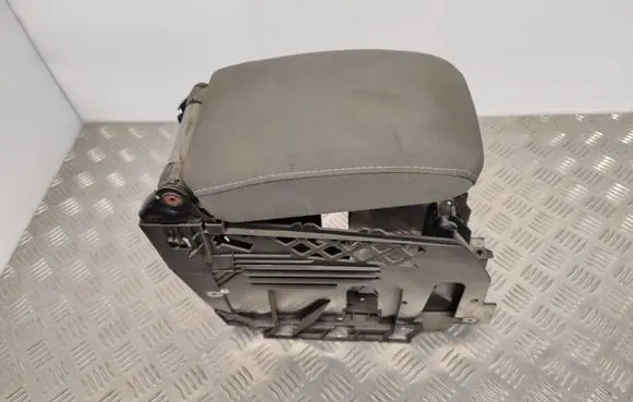 Volkswagen Golf V Armrest 1K0864207D