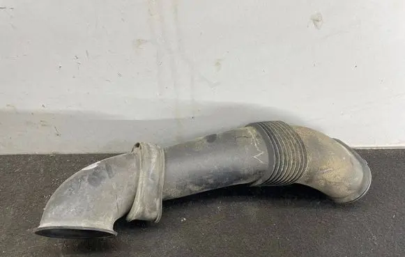 Audi Q7 4L Air intake duct part 7L6129752B 7L6129609