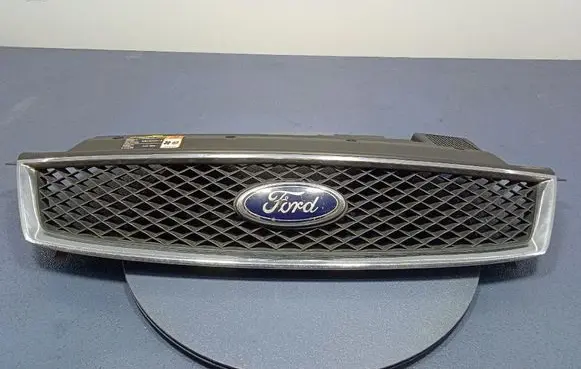 Ford Focus C-MAX Front grill 3M51-R8138-AG