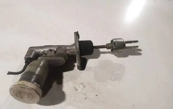 Mitsubishi Galant Master brake cylinder