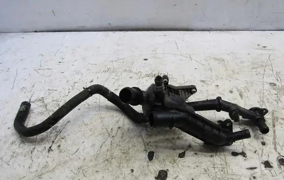 Ford Focus Thermostat housing 1111