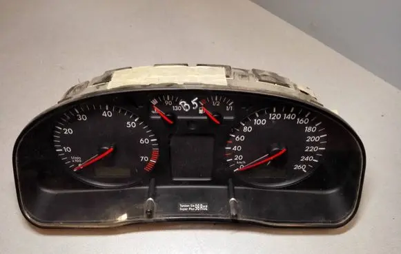 Volkswagen PASSAT B5 Speedometer (instrument cluster) 3B0919881F 110008794006