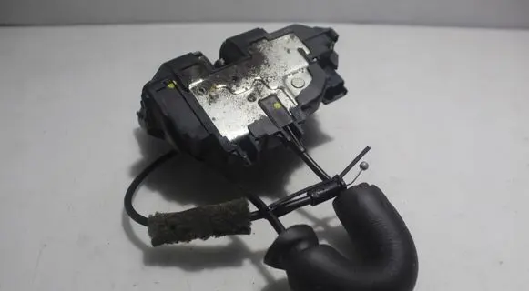 Renault Megane III Front door lock
