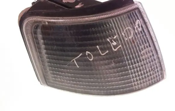 Seat Toledo I (1L) Front indicator light 961592