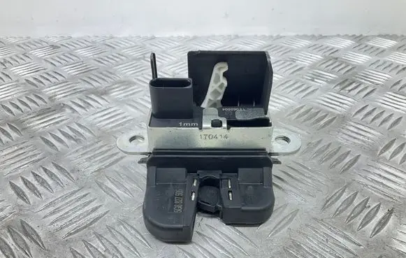 Volkswagen Golf VII Tailgate/trunk/boot lock/catch/latch 5G6827505