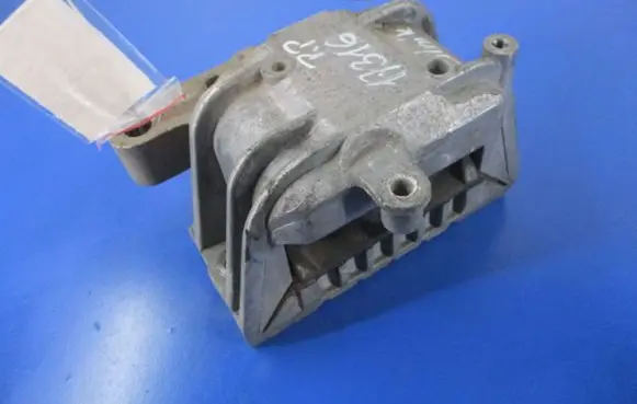 Volkswagen PASSAT B6 Engine mount vacuum valve 1K0199262