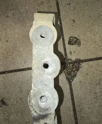 Engine mounting bracket