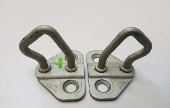 Jeep Cherokee Front door lock loop/hook striker 832AC 46915B