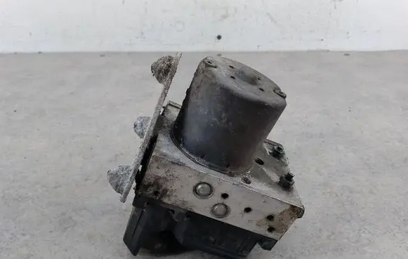 Mercedes-Benz Vito Viano W638 ABS Pump A0004464889