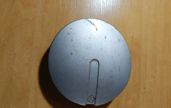 Volkswagen Golf II Original wheel cap 1H0601149