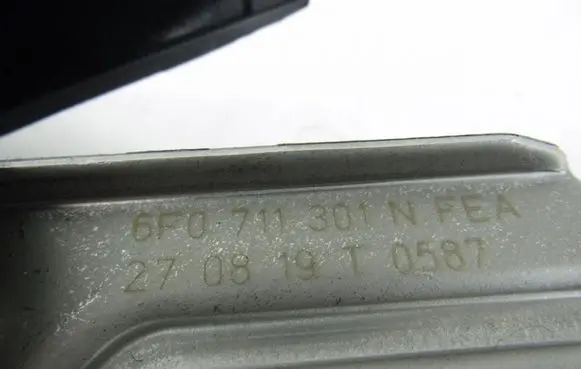 Seat Arona Handbrake/parking brake lever assembly 6F0711301N
