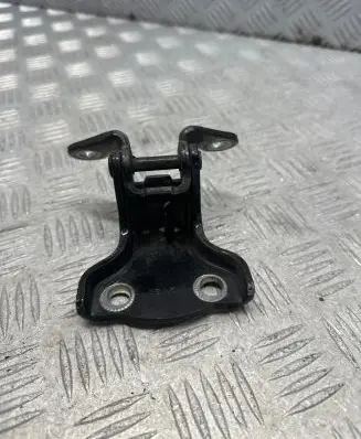 Opel Antara Rear door lower hinge