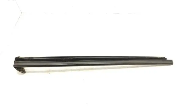 Rear door rubber seal (on body)