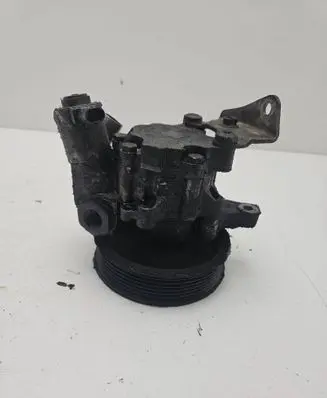Mercedes-Benz CLS C219 Power steering pump