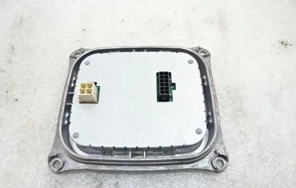 Peugeot 308 LED ballast control module 130732940400
