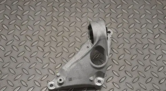Tesla Model Y Engine mounting bracket 109327800B 109533700D