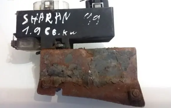 Volkswagen Sharan Coolant fan relay 357919506 898718000