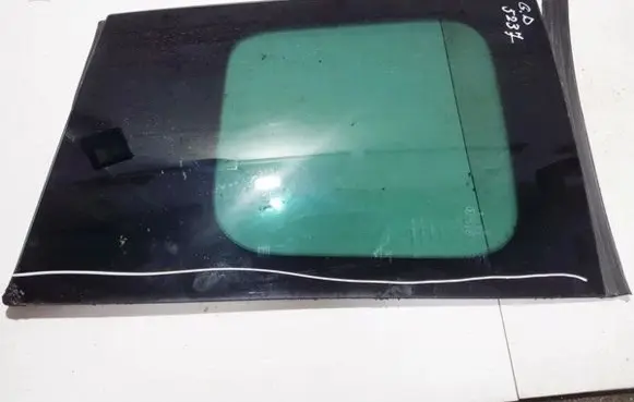 Mazda 5 Rear side window
