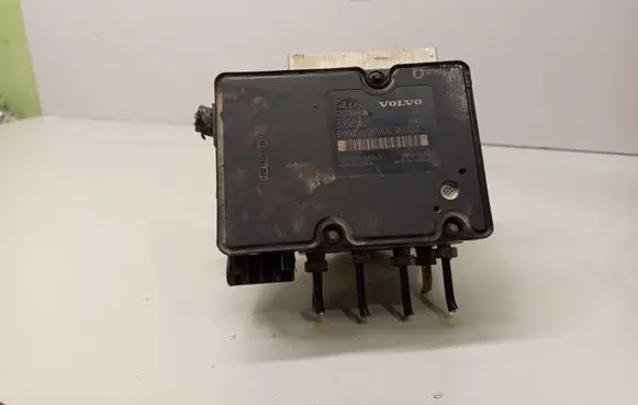 Volvo V70 ABS Pump 30643982 P30643979