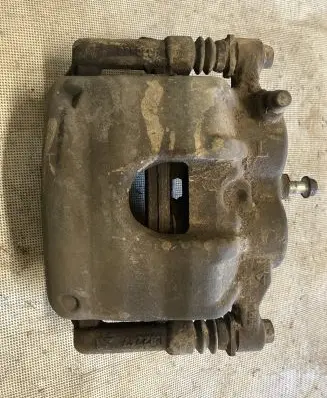 Nissan Navara D23 Front brake caliper