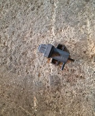 Renault Trafic II (X83) Turbo solenoid valve