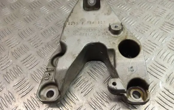 BMW X3 F25 Engine mounting bracket 6784827