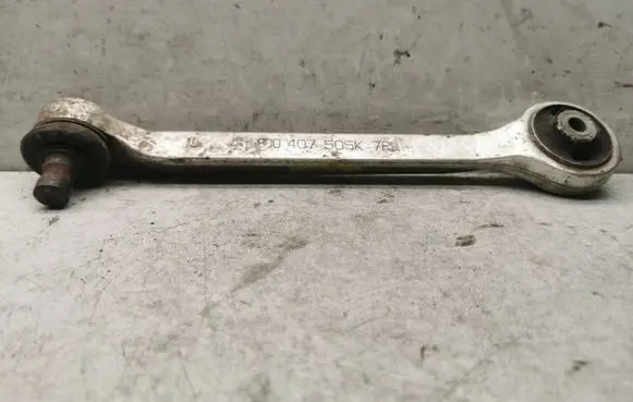 Volkswagen PASSAT B5.5 Front control arm 8D0407505K