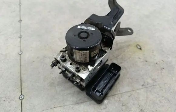 Ford Fiesta ABS Pump 