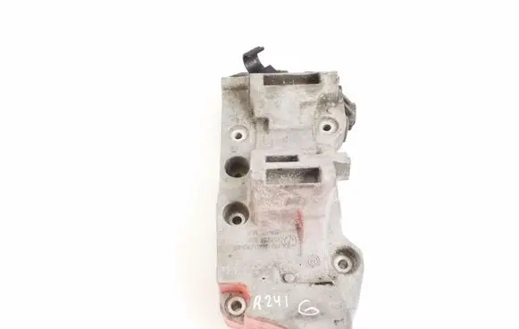 BMW 1 F20 F21 Generator/alternator bracket 8506863