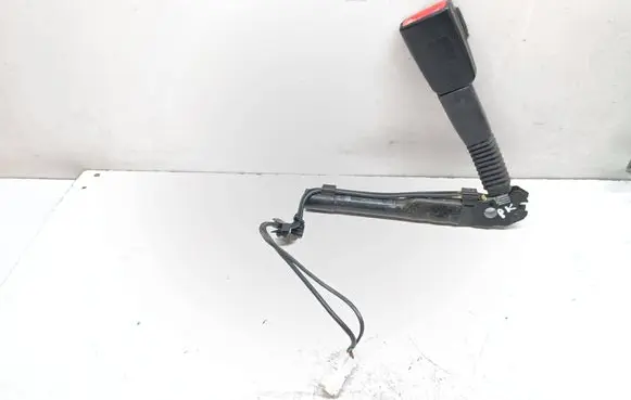 BMW 1 F20 F21 Front seatbelt buckle 7259387