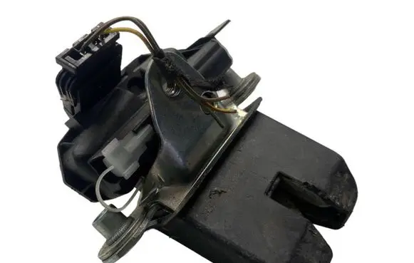 Skoda Fabia Mk2 (5J) Tailgate/trunk/boot lock/catch/latch 5J0827501C 014712
