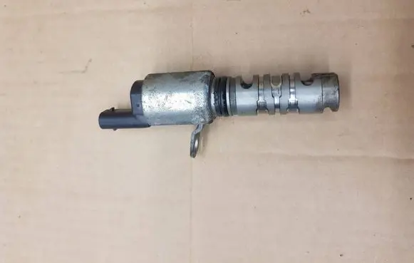 Volkswagen Golf VII Camshaft vanos timing valve 04E906455D