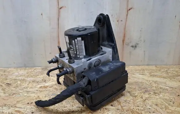 Volkswagen Beetle A5 ABS Pump 1K0907379BM