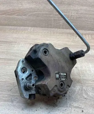 BMW X5 E70 Fuel injection high pressure pump 7798333 0445010146