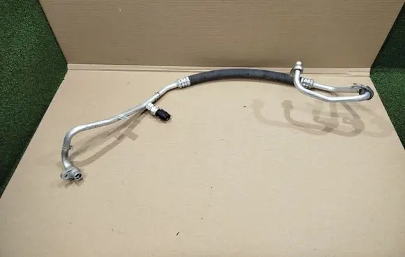 Renault Master III Air conditioning (A/C) pipe/hose 924904471R