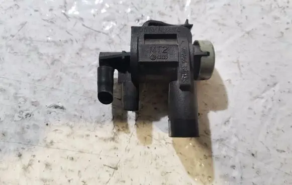 Volkswagen PASSAT B6 Vacuum valve 1J0906283C