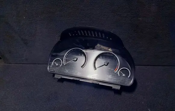 BMW 5 F10 F11 Speedometer (instrument cluster) 9311651