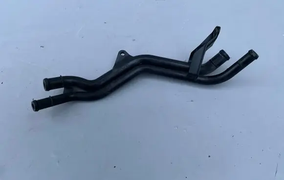 Volkswagen Jetta VI Engine coolant pipe/hose 5C0121070J