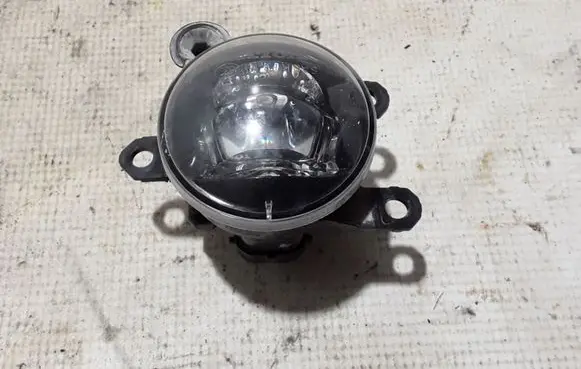 Volvo S60 Front fog light 31677939