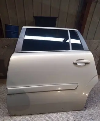 Opel Zafira B Rear door