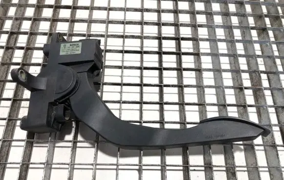 Iveco Daily 3rd gen Accelerator throttle pedal 0281002359