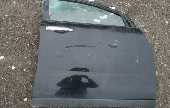 Subaru B9 Tribeca Front door juodos