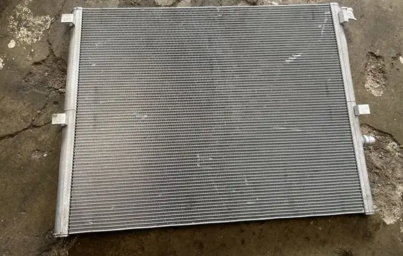 BMW 5 G30 G31 Coolant radiator 8484638