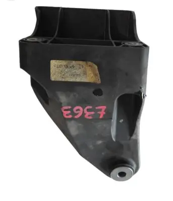 Mercedes-Benz E W238 Engine mounting bracket A6542231100