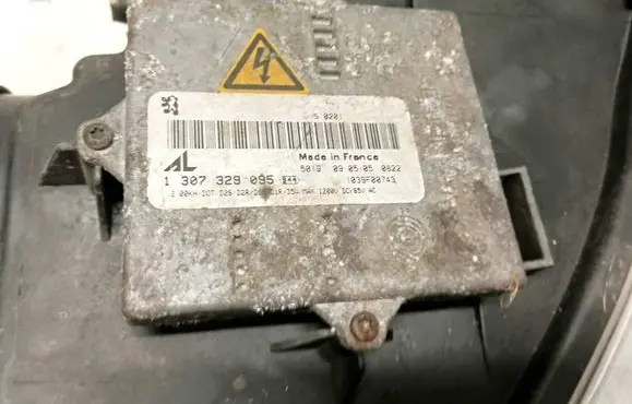 Peugeot 407 Headlight ballast module Xenon 1307329095