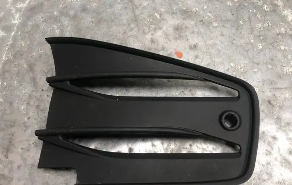 Volkswagen Golf VIII Front bumper lower grill 5H0853666P-BILI 5H0853666P
