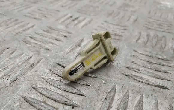 BMW 5 GT F07 Oil temperature sensor L0955 107611346